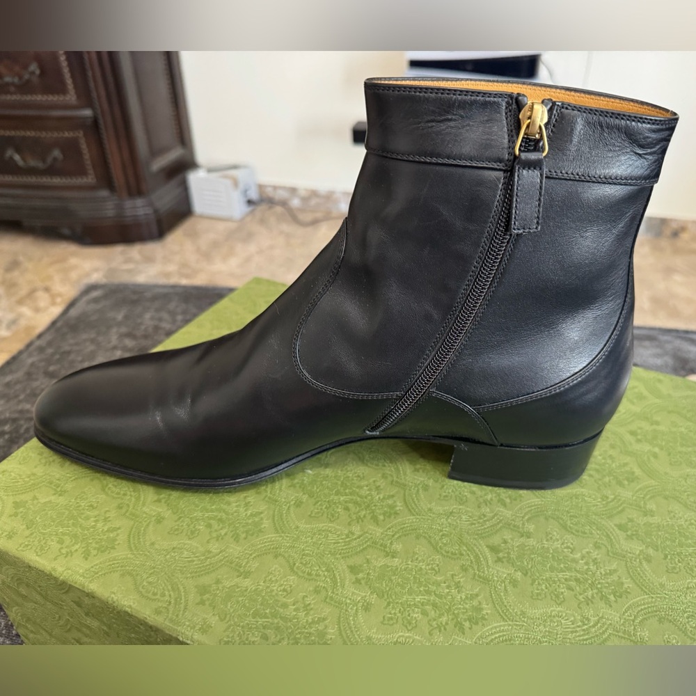 Gucci - Picture 6 of 7